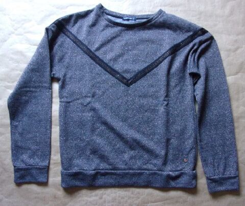 Pull en taille S 5 Montaigu-la-Brisette (50)