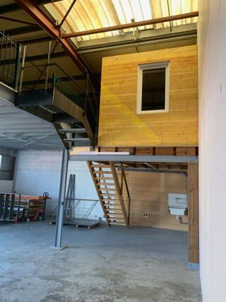  Atelier � louer 1 pi�ce 180 m�