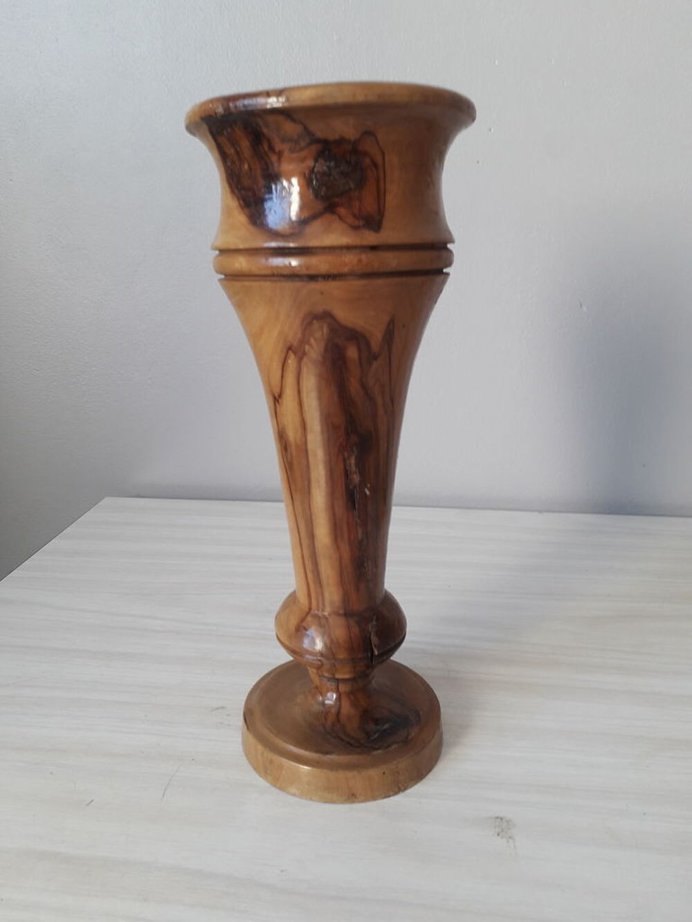 Vase en Bois d'olivier tourn&eacute; Décoration