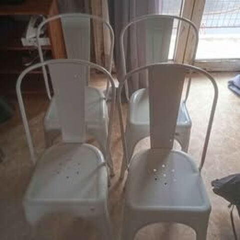 4 chaises blanches 30 Chauny (02)
