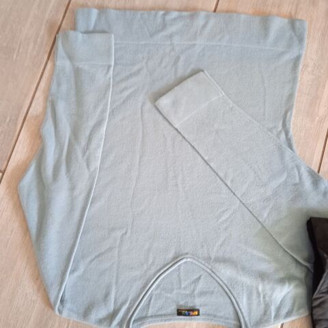 Pull bleu ciel col V taille 46/48 100 % acrylique marque spi 4 Saint-Rambert-d'Albon (26)