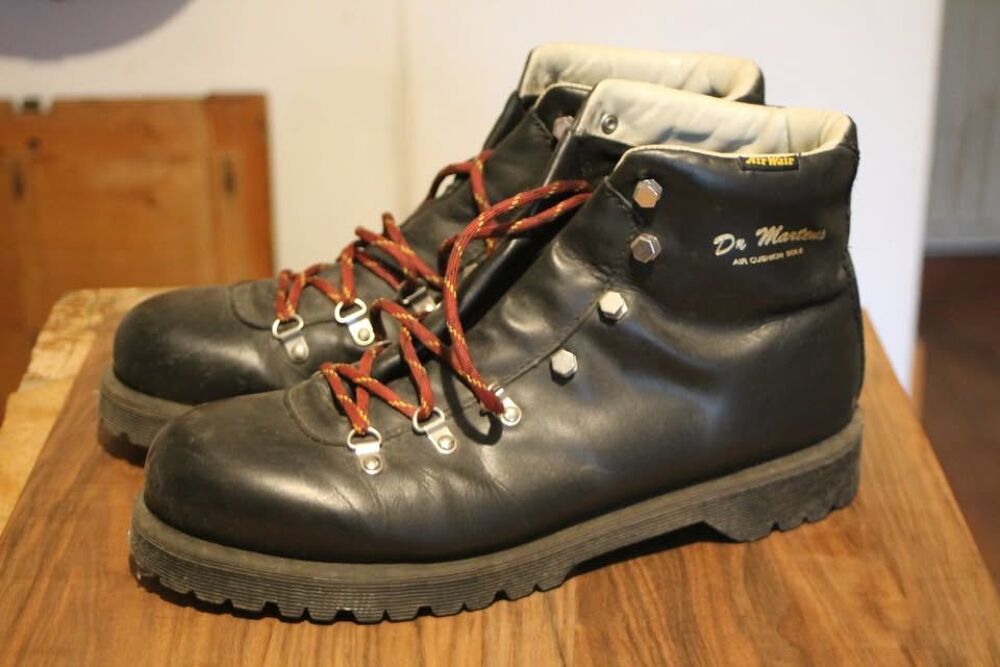 chaussure cuir Dr Martens . 
Chaussures