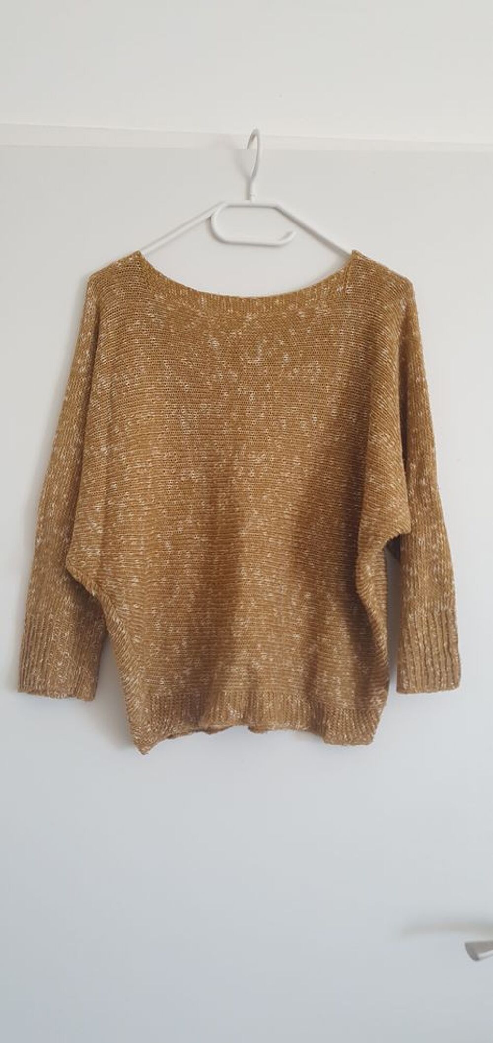 Pull l&eacute;ger moutarde Vêtements