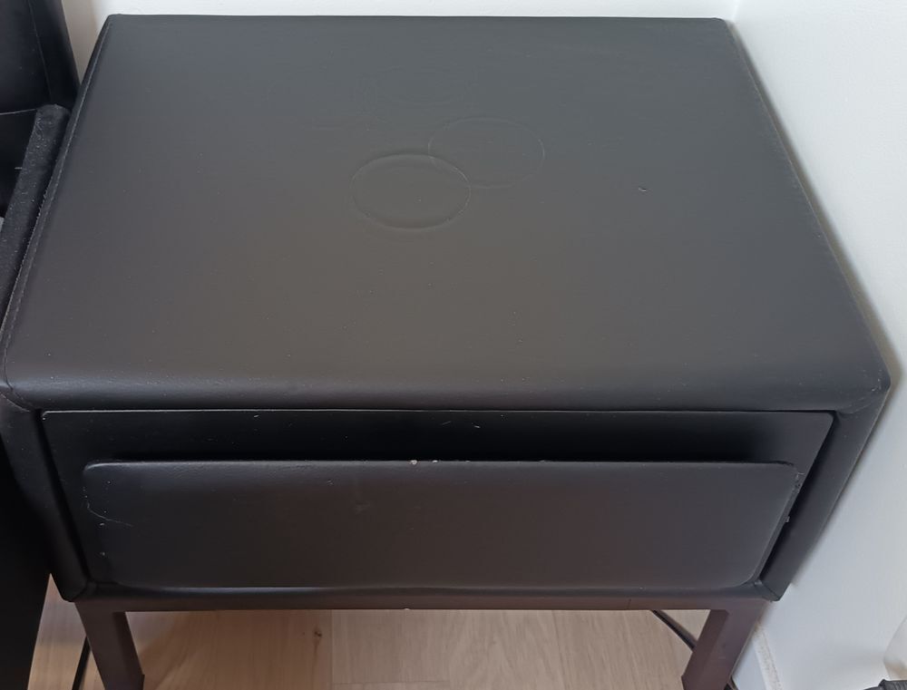 Chambre (lit + commode + table de chevet) Meubles