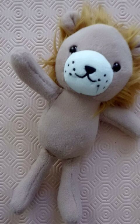 PELUCHE LION H&M 17 Oignies (62)