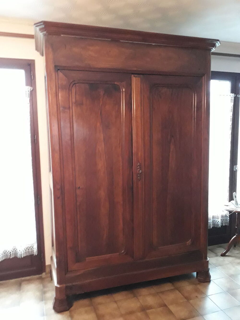 Armoire en noyer Meubles