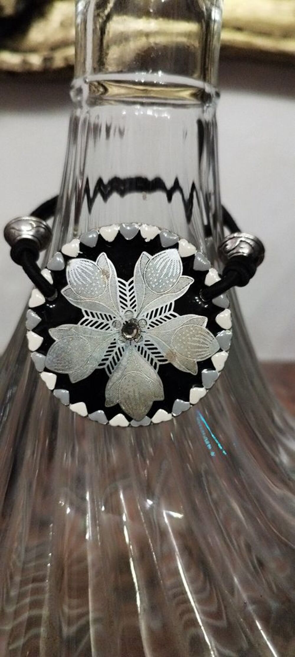Bracelet m&eacute;tal argent&eacute; extensible garni d'1 strass au centre Bijoux et montres