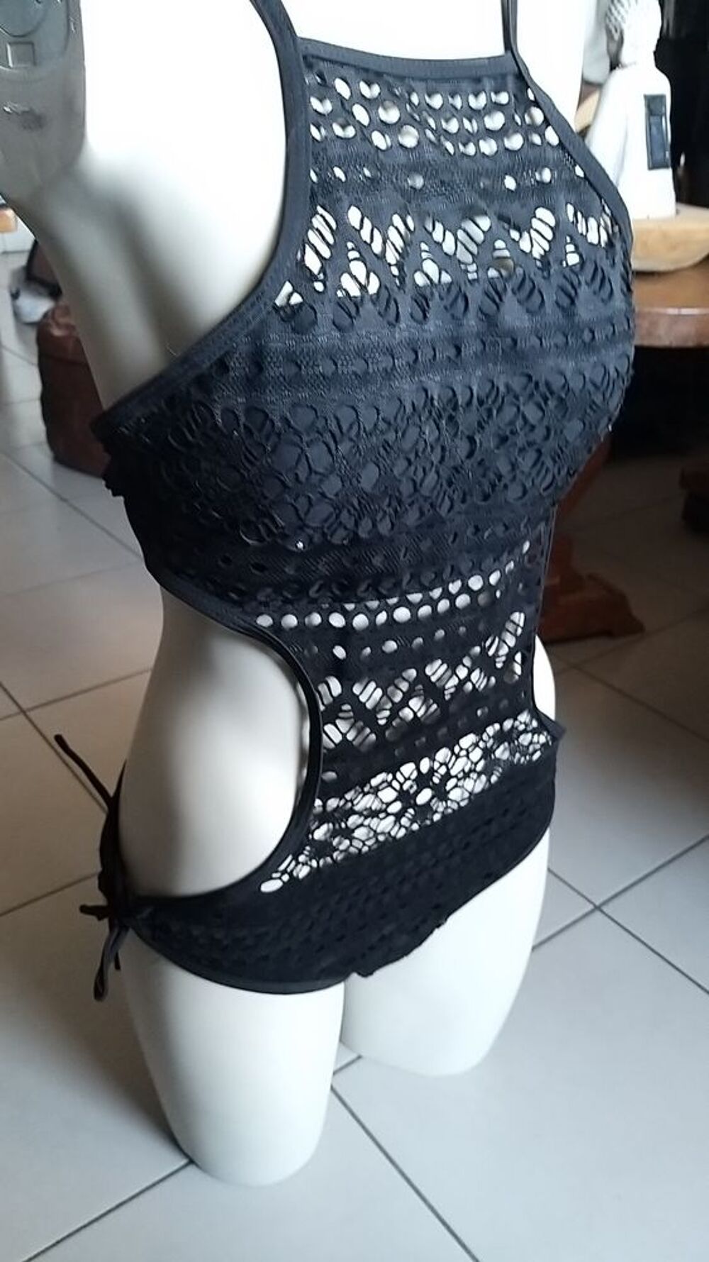 maillot une pi&egrave;ce noir Vtements