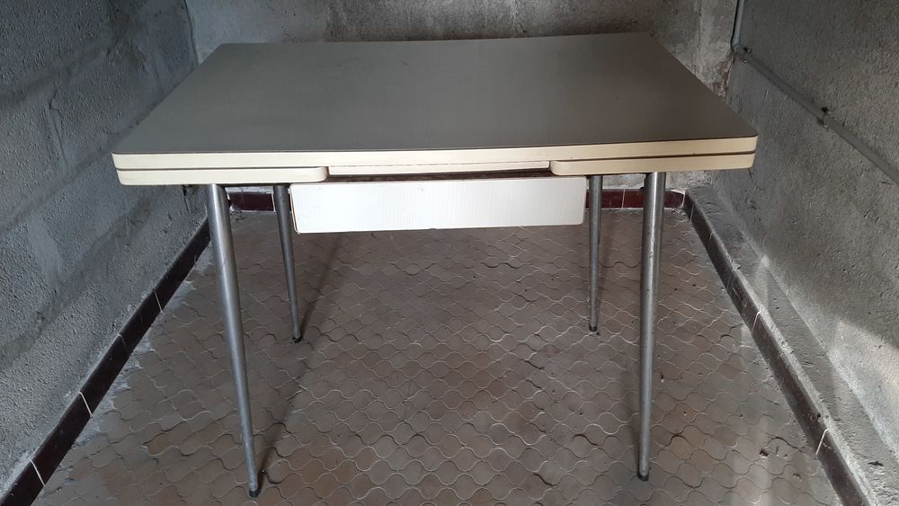 Table de cuisine extensible avec tiroir et 2 rallonges
Meubles
