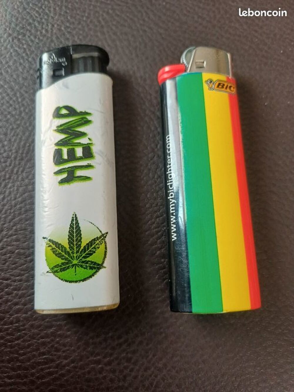 Lot de 2 briquets
l 