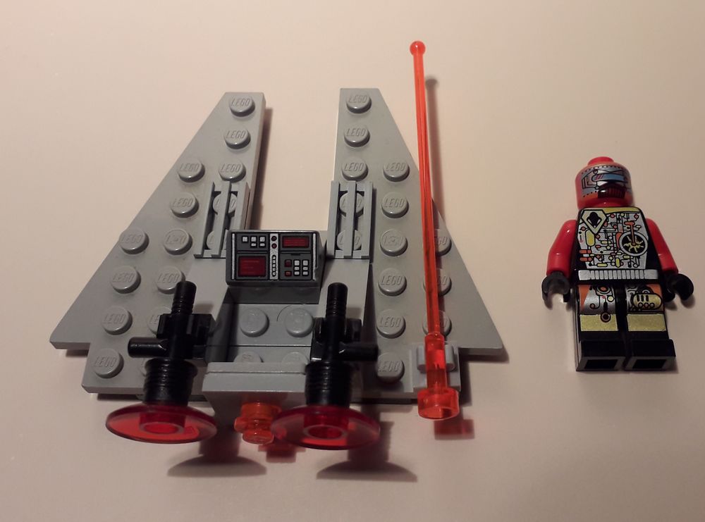 LEGO vintage : minifigurine Dro&iuml;de espace Jeux / jouets