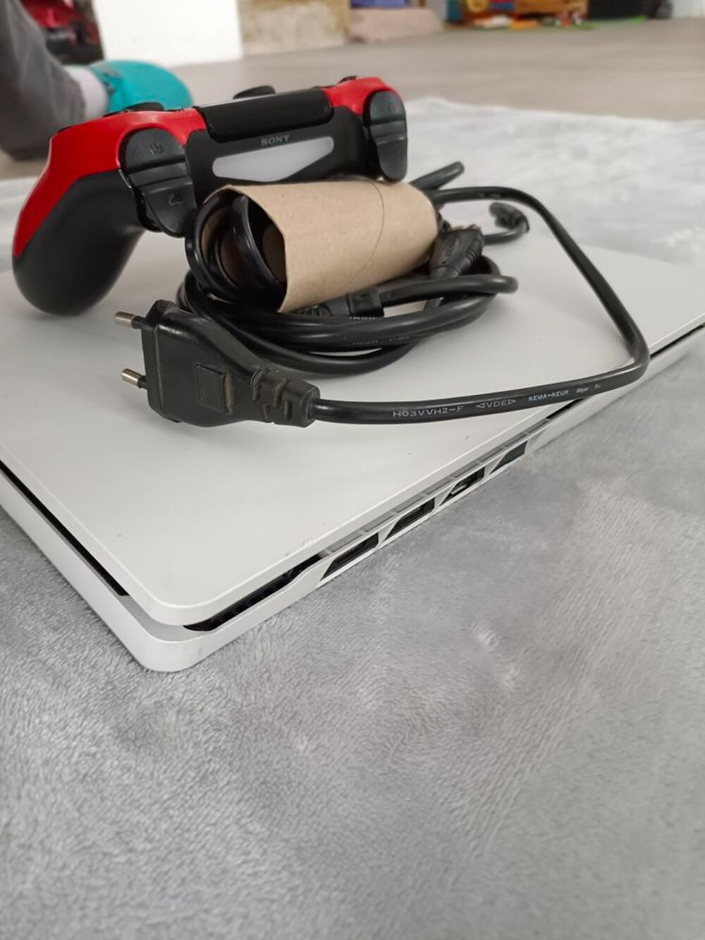 PS4 slim Consoles et jeux vid�os