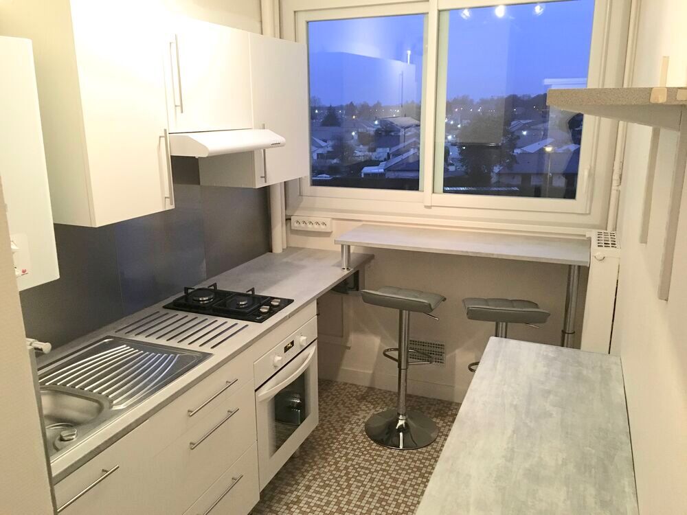Vente Appartement F3 rénové avec parkings, cave, espaces verts, proche tram Tours