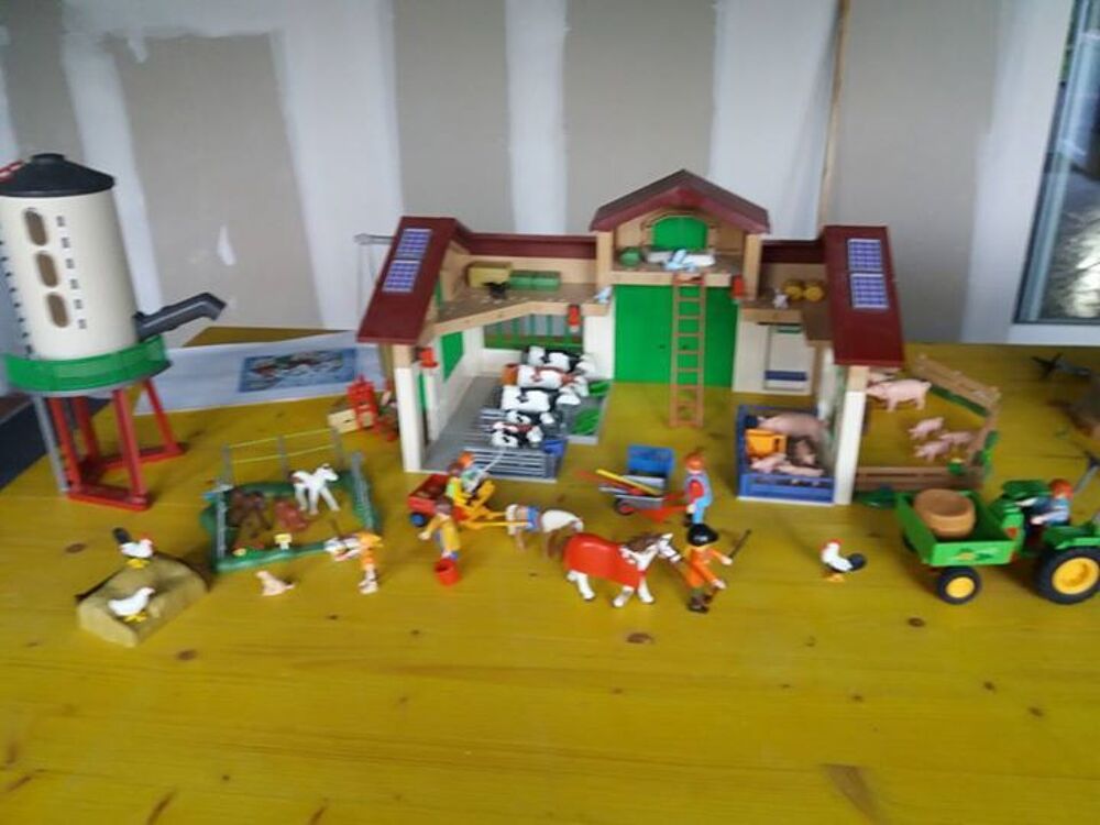 ferme ; camping et playmobil Jeux / jouets
