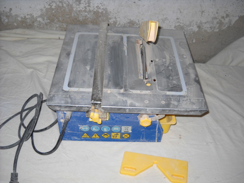  petite machine coupe carrelage &agrave; eau Bricolage