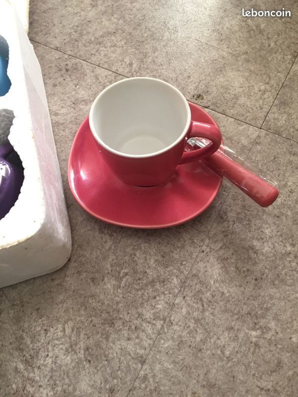 Service a cafe 6 tasses avec sous tasses et cuill&egrave;res Cuisine