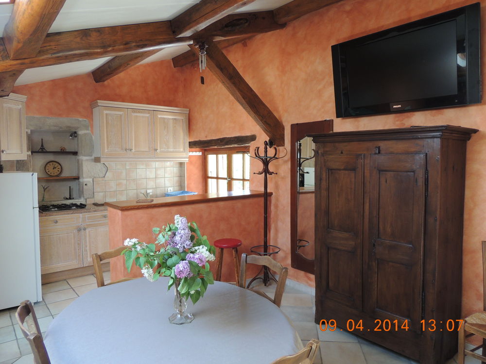   Chambre d'hôtes au château de Montréal Rhône-Alpes, Montréal (07110)