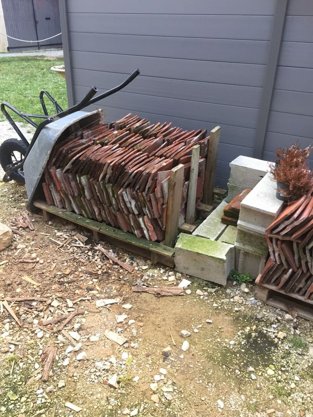 Vente de tuiles 
Bricolage
