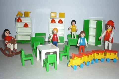 PLAYMOBIL : Chambre d'enfants complte (Rfr. 3417-A  1981) 20 Loivre (51)
