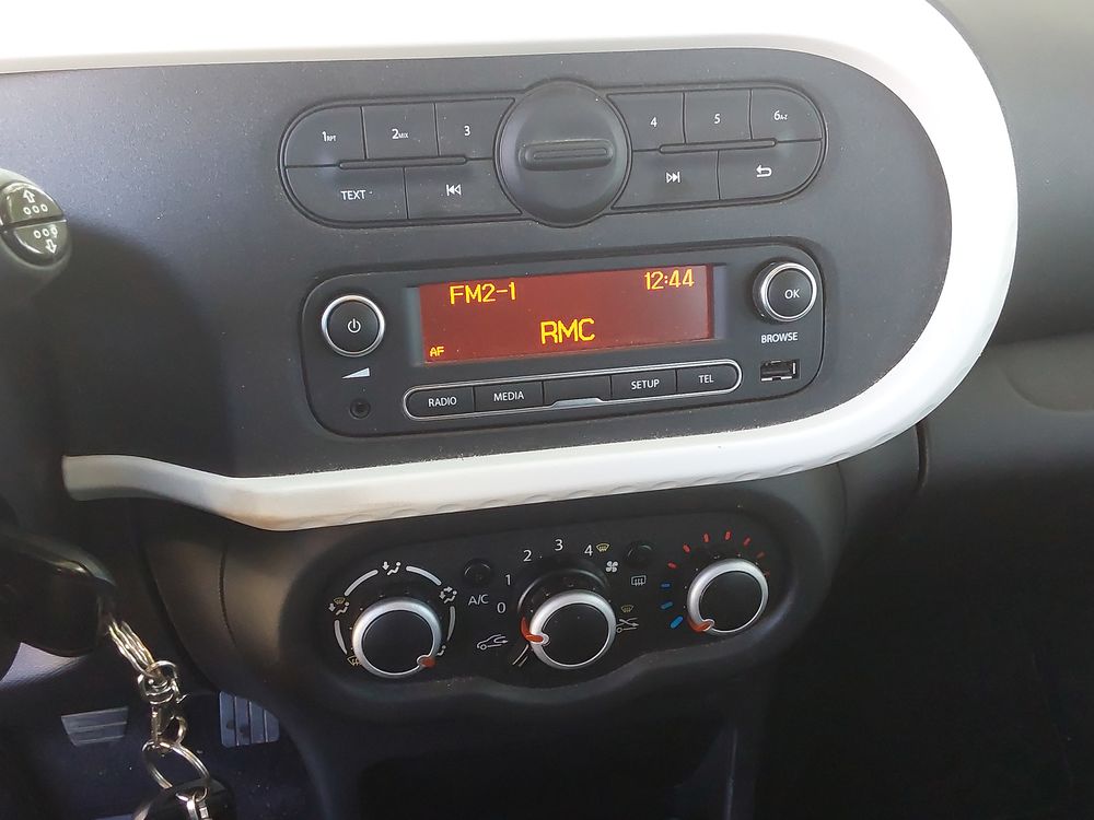 Twingo III 0.9 TCe 90 Energy Zen 2017 occasion 38080 Saint-Marcel-Bel-Accueil