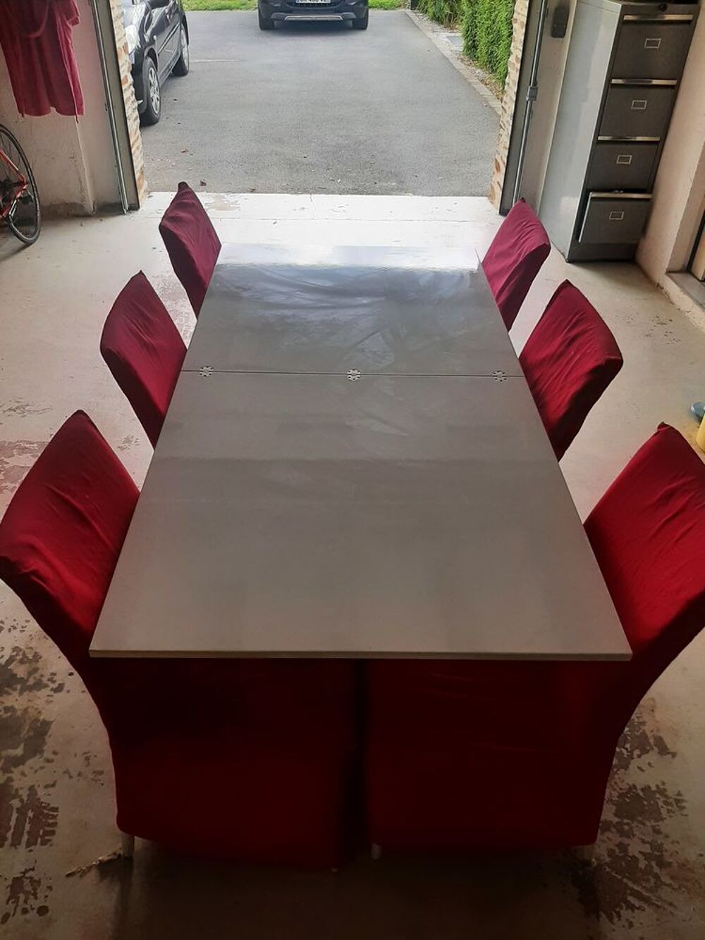 Table rectangulaire + 6 chaises assorties Meubles