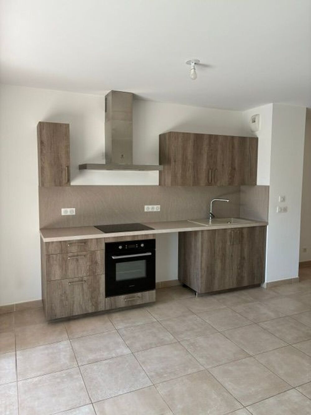Location Appartement F3 en rez jardin dans Immeuble Standing TOULON CAP BRUN La garde