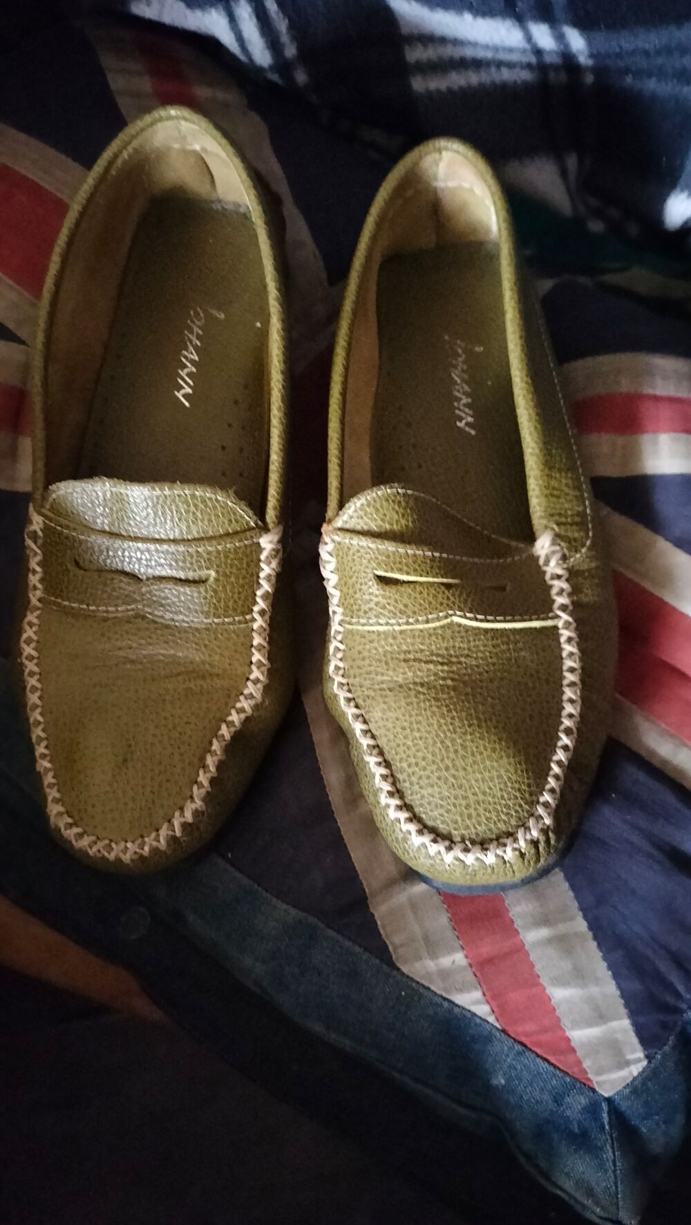 Mocassins Kaki cuir Johann pointure 39 tr&egrave;s bon &eacute;tat Chaussures
