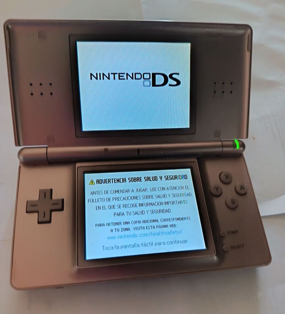 Ensemble DS Lite Rose ou Gold + pack protection neuf Consoles et jeux vidéos
