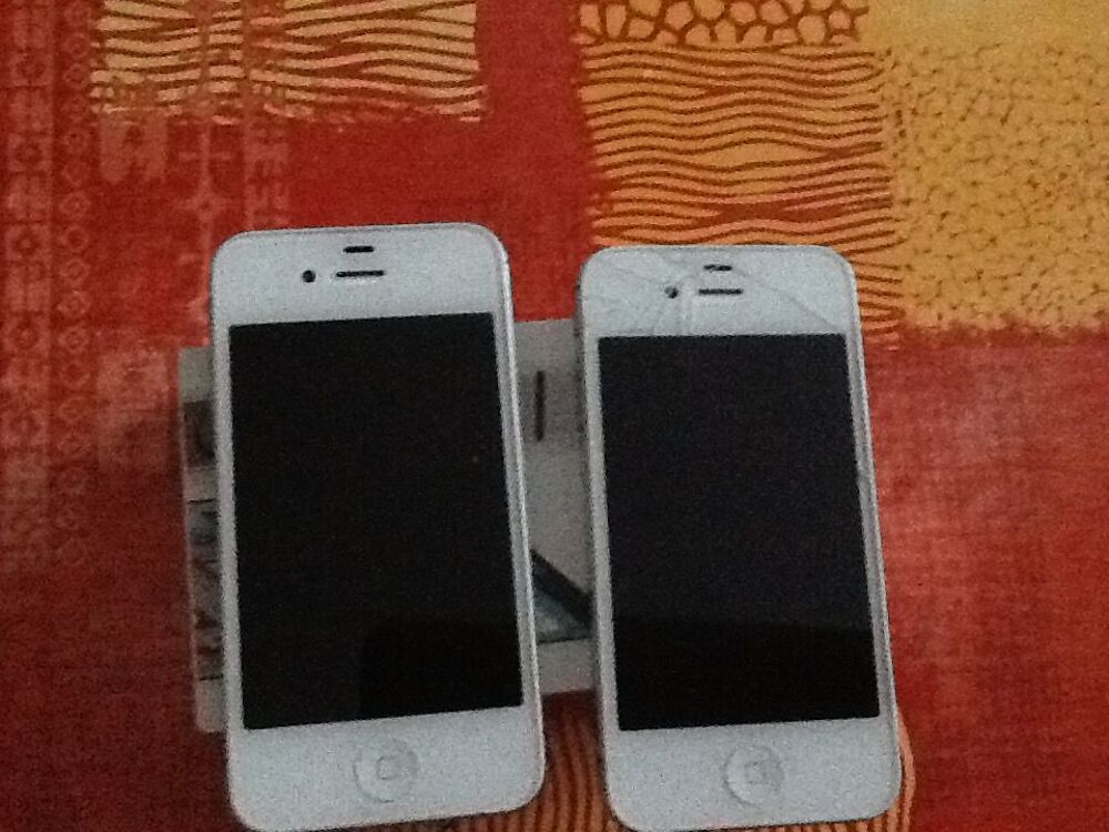 iphones 4S Téléphones et tablettes
