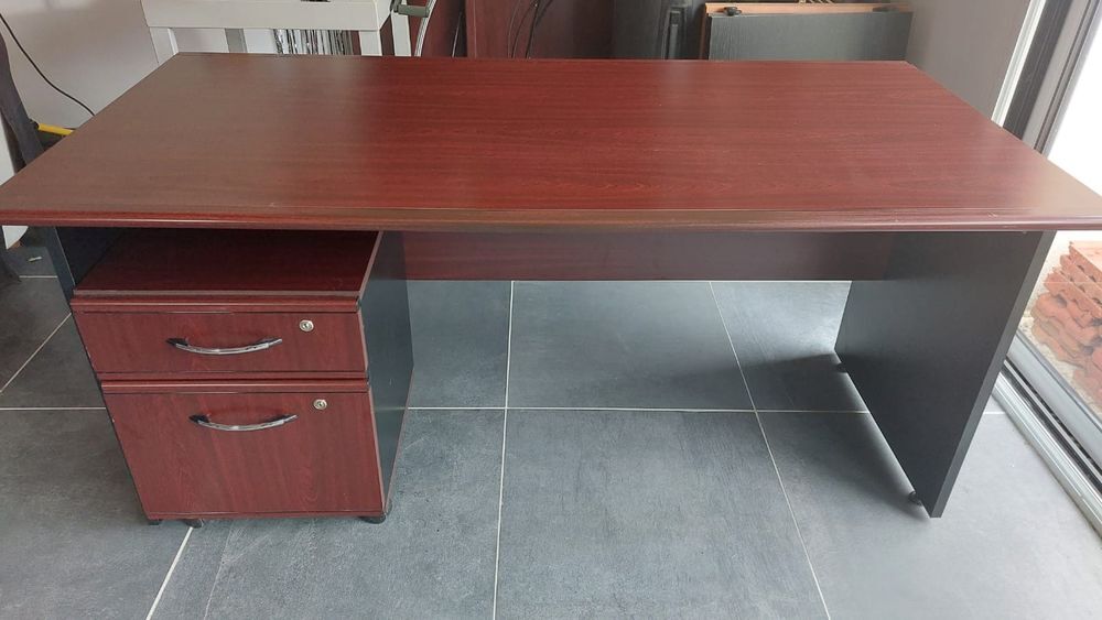 Bureau avec caisson &agrave; tiroirs mobile Meubles