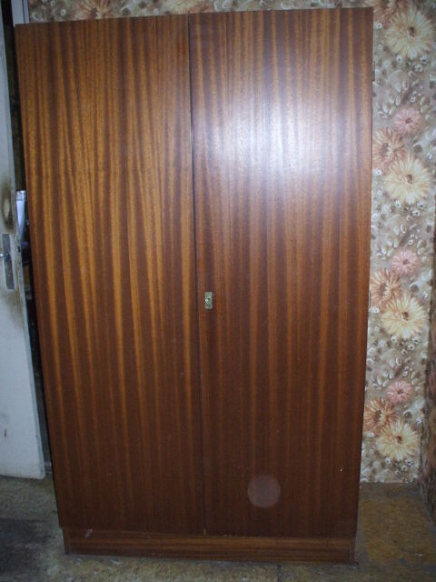 Armoire en bois 25 Saint-Jean-de-Bournay (38)