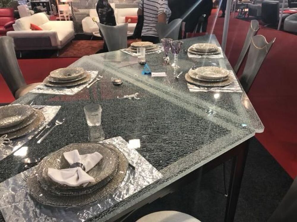 TABLE TABARLY LE VOILIER + 12 CHAISES
Meubles