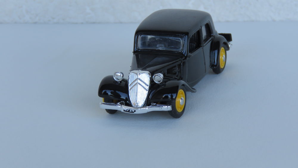 Voiture miniature Citro&euml;n Traction AV Berline 1938 