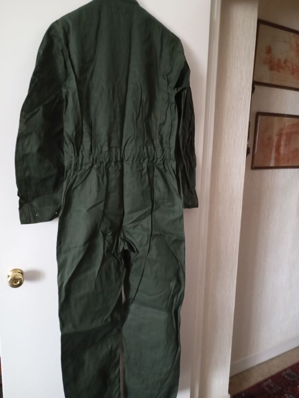 Deux combinaisons de pilote d'h&eacute;licopt&egrave;re Vtements