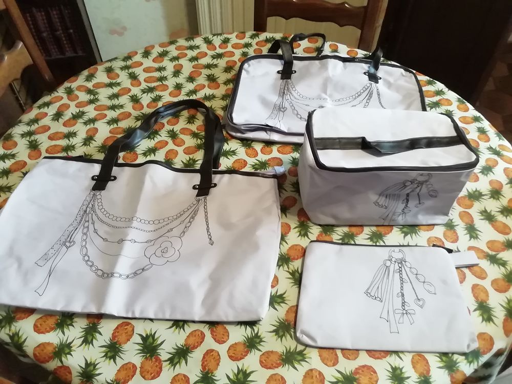 Sac cabas imprim&eacute; bijoux neuf Maroquinerie