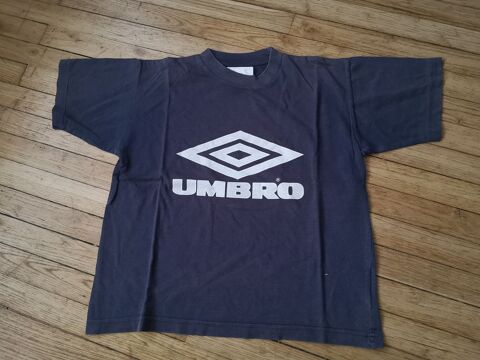 G (34) - 12 ans - Tee-shirt bleu  Umbro  2 Paris 13 (75)