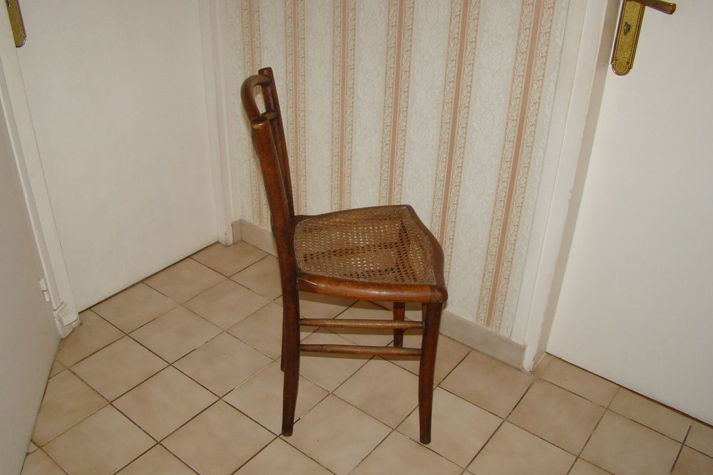 Ancienne chaise cann&eacute;e - ann&eacute;es 1920 Meubles