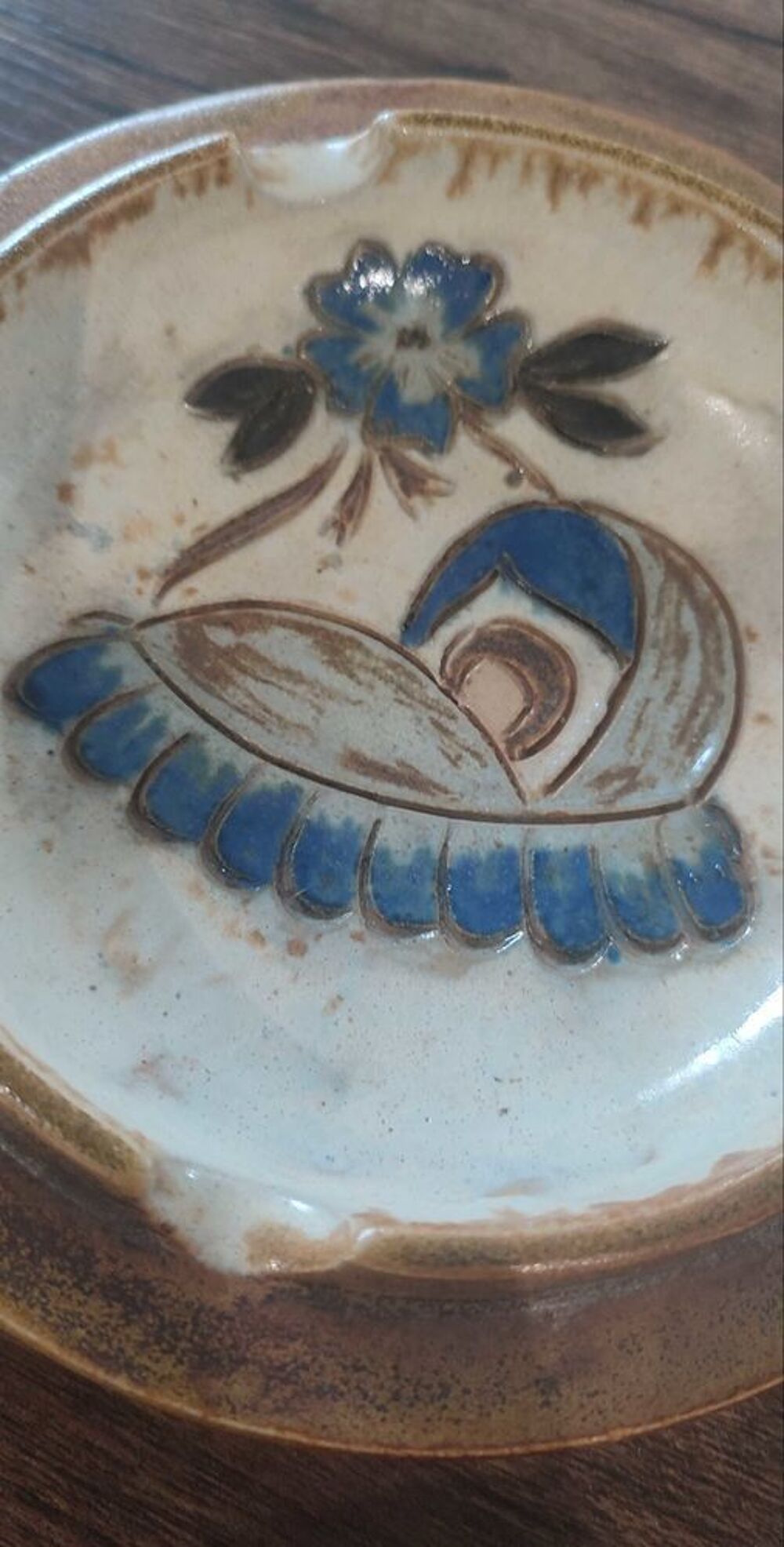 Assiette enfant sign&eacute;e Dubois gr&egrave;s de Bouffioulx 