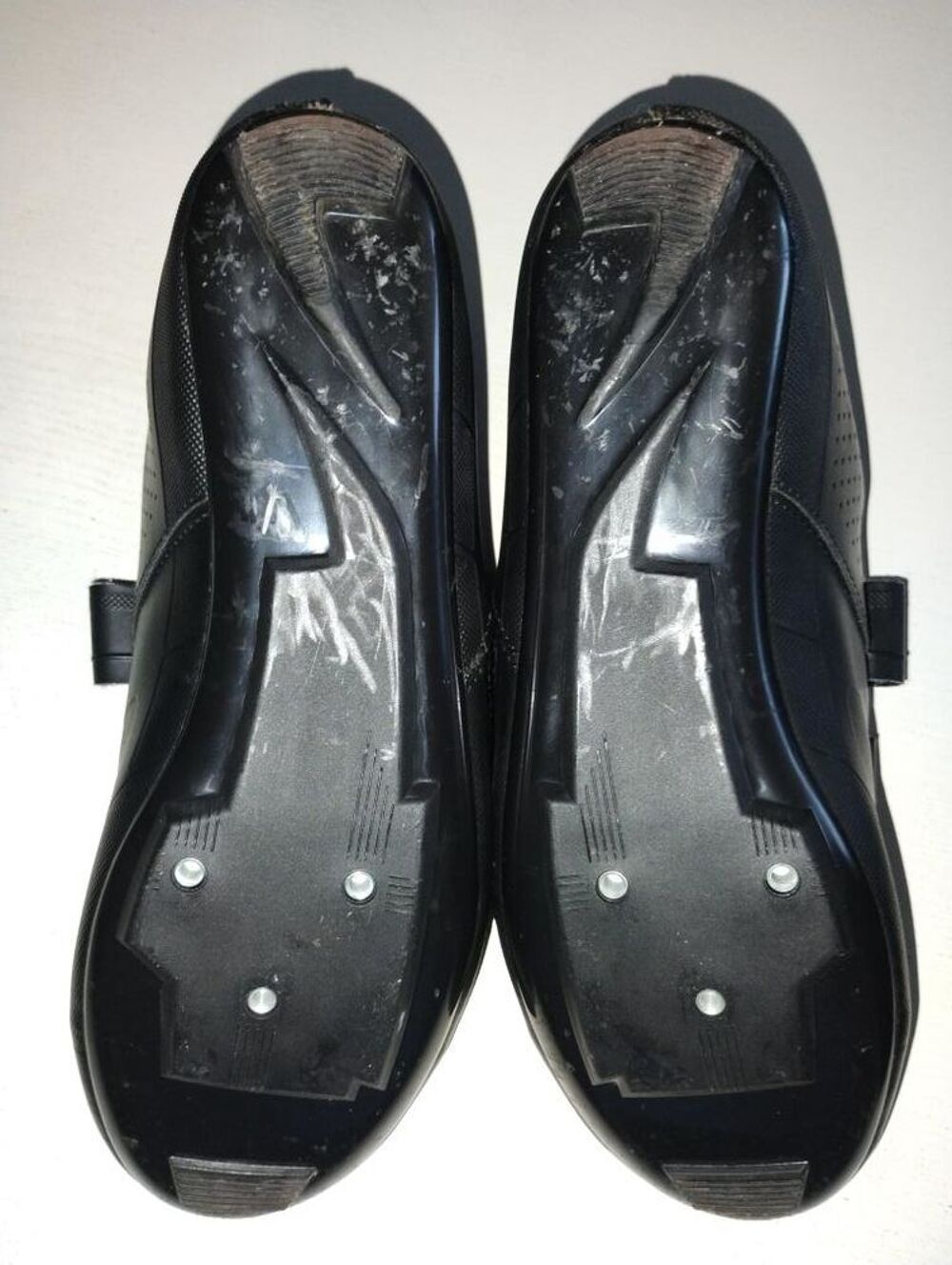 Chaussures v&eacute;lo neuves Pointure affich&eacute;e 44 (Mais plut&ocirc;t 43) Sports