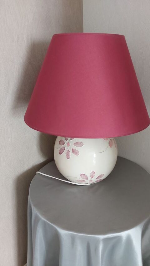 Lampe de salon. 10 Plérin (22)