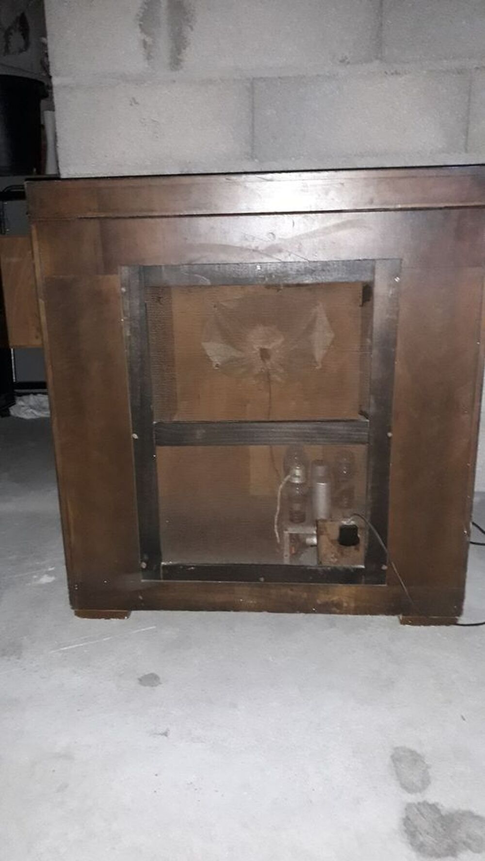 Meuble Electrophone La Voix de son Ma&icirc;tre
