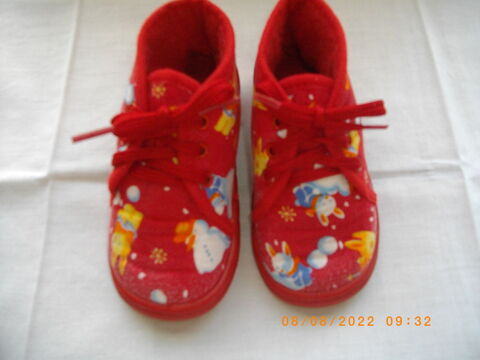 Chaussons rouges  LAPINS ET CHATS  enfant - Pointure : 22 5 Perros-Guirec (22)