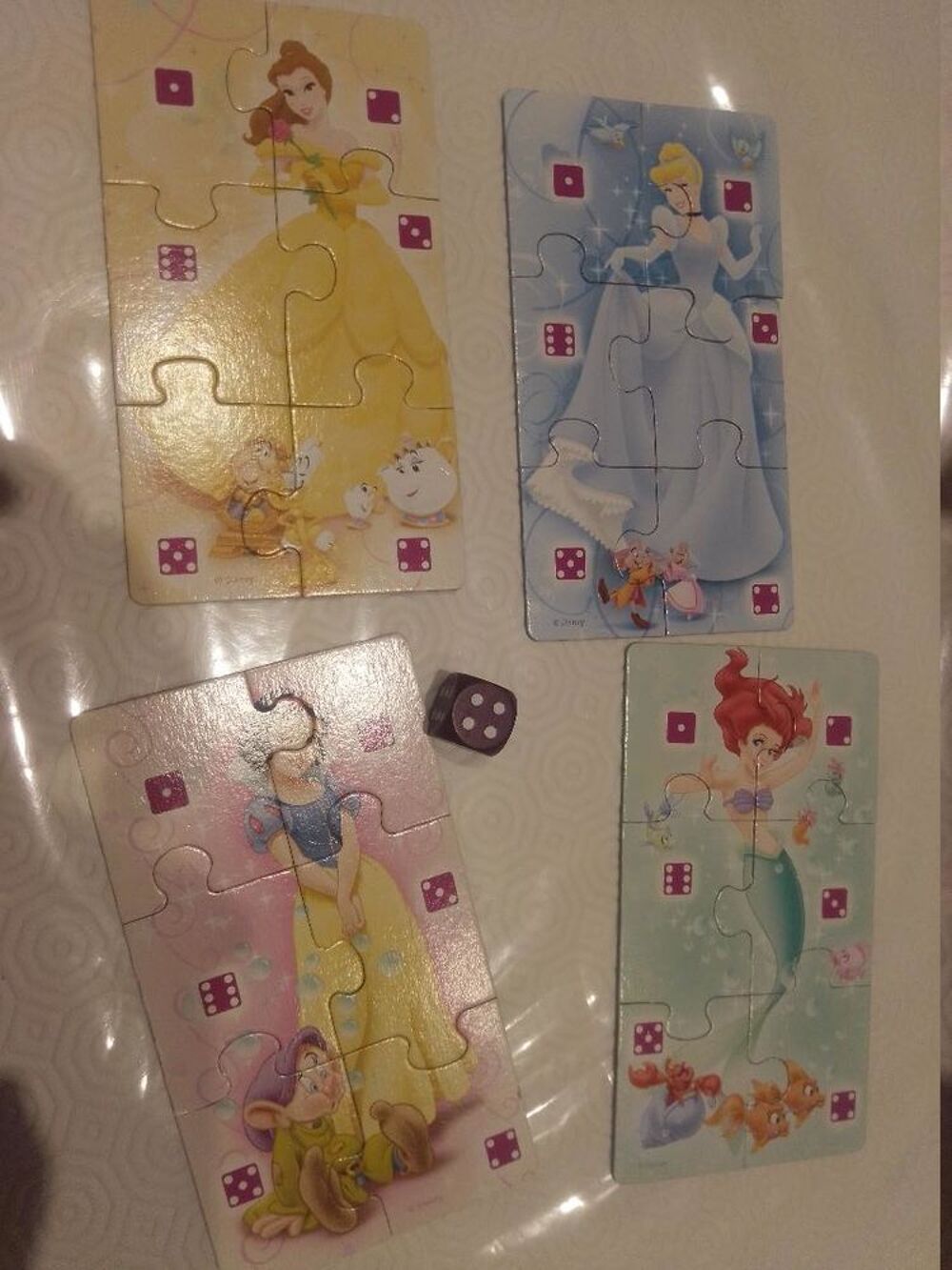 Jeu d&eacute; puzzle princesses Disney d&egrave;s 4 ans Jeux / jouets