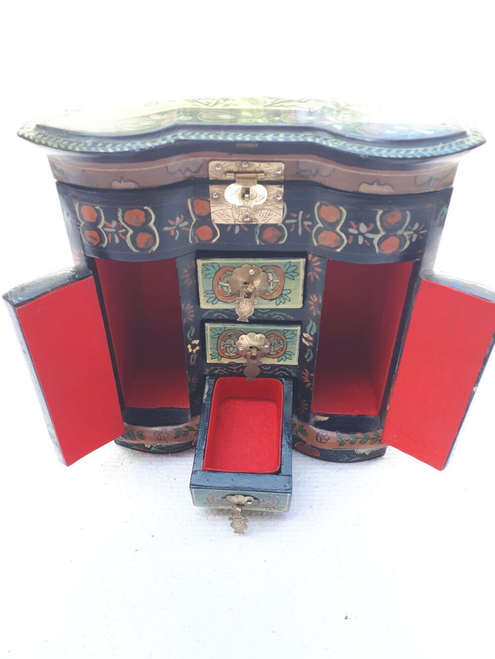 Petite armoire ou coffret &agrave; bijoux Japonais Décoration