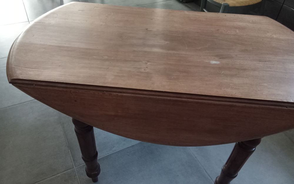 Ancienne table ronde Meubles