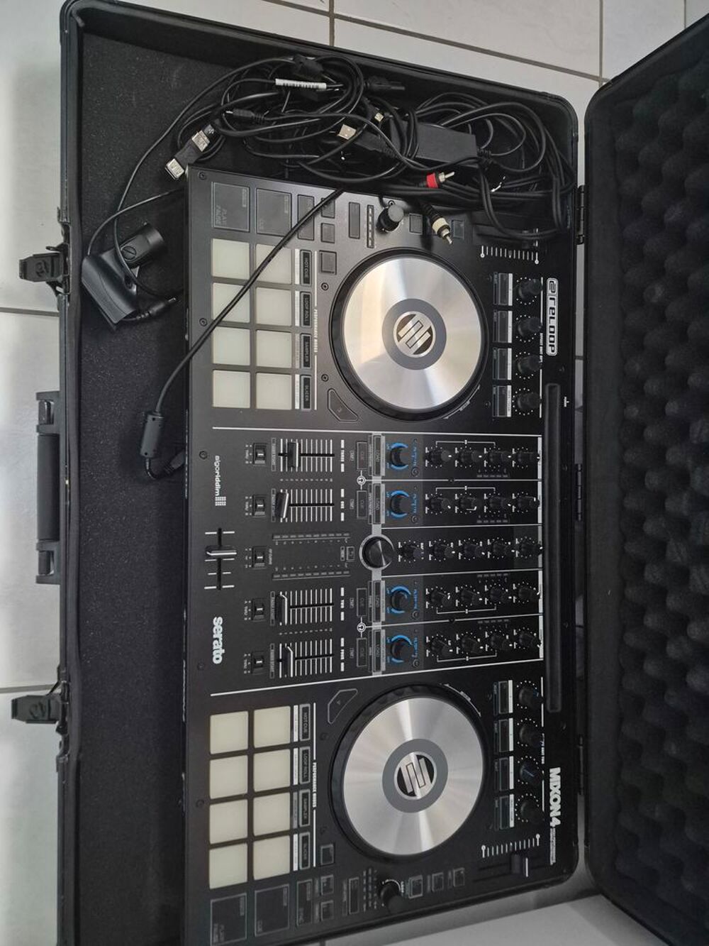 Table de mixag double RELOOP MIXON 4 Audio et hifi