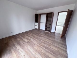  Appartement à louer 3 pièces 75 m²