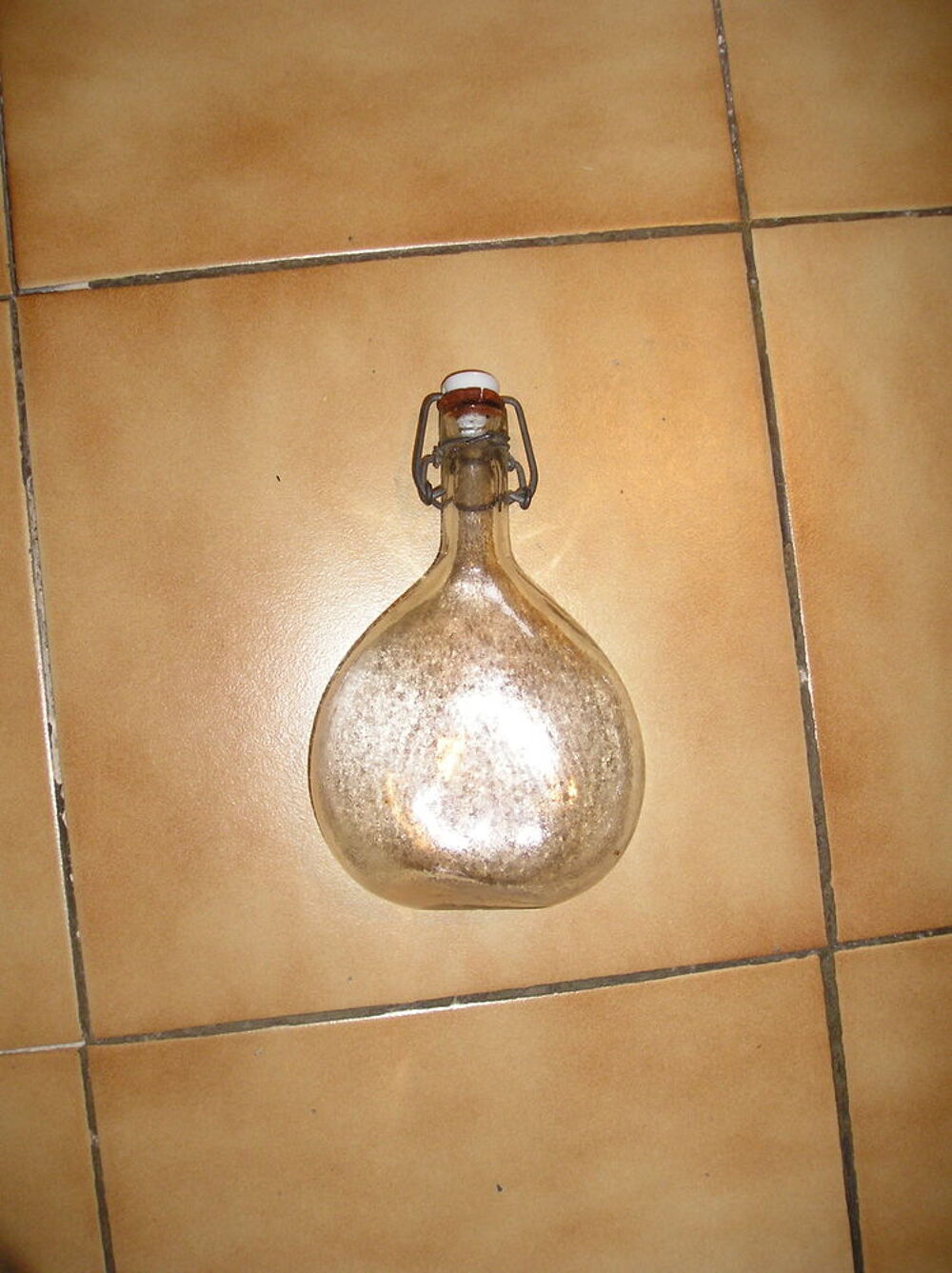 Lot de deux bouteilles tr&egrave;s rares
