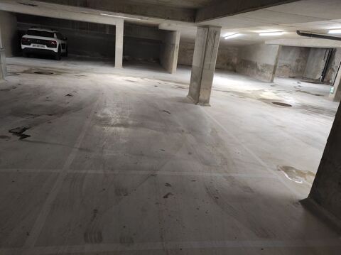  Parking / Garage � louer 12 m� Nice
