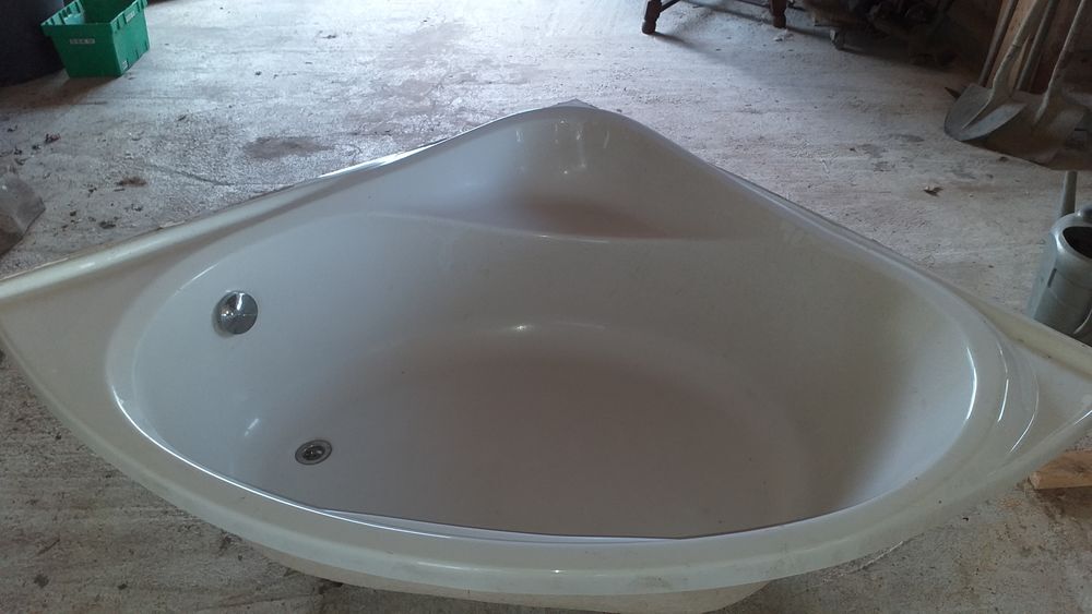 Baignoire d'angle Meubles